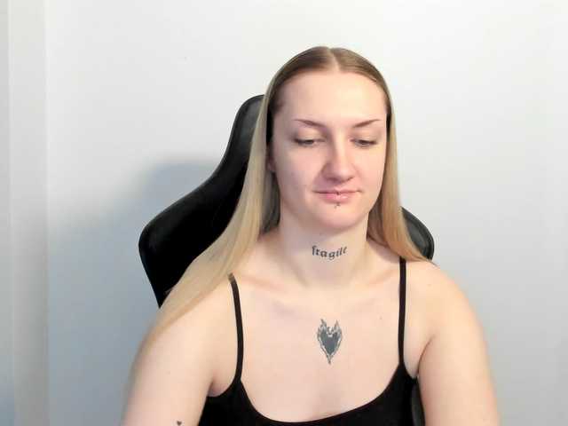 AlexaKisses