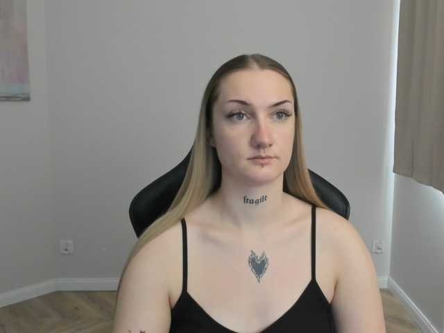 AlexaKisses