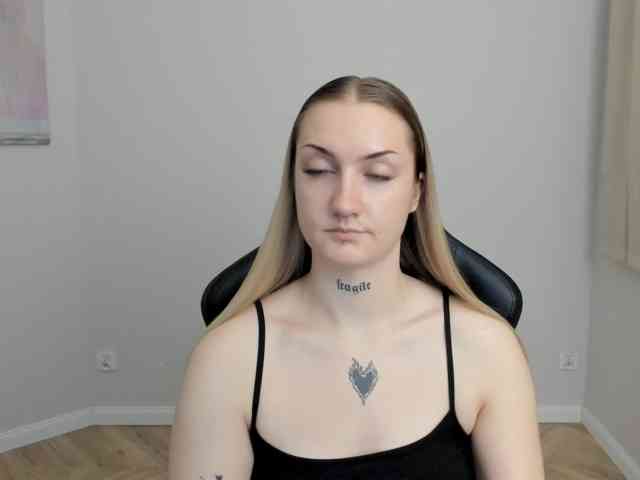 AlexaKisses