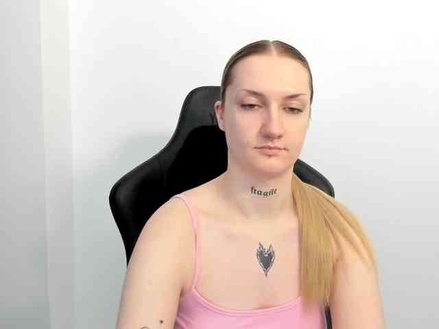 AlexaKisses