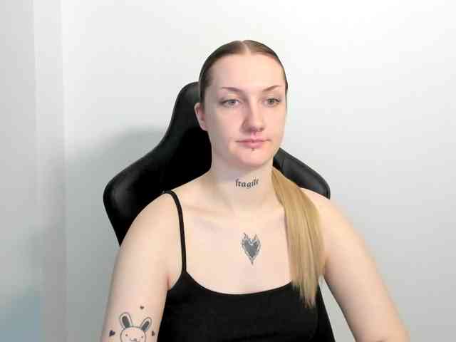 AlexaKisses