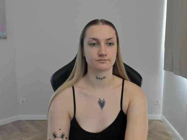 AlexaKisses