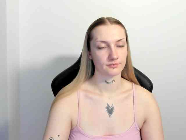 AlexaKisses