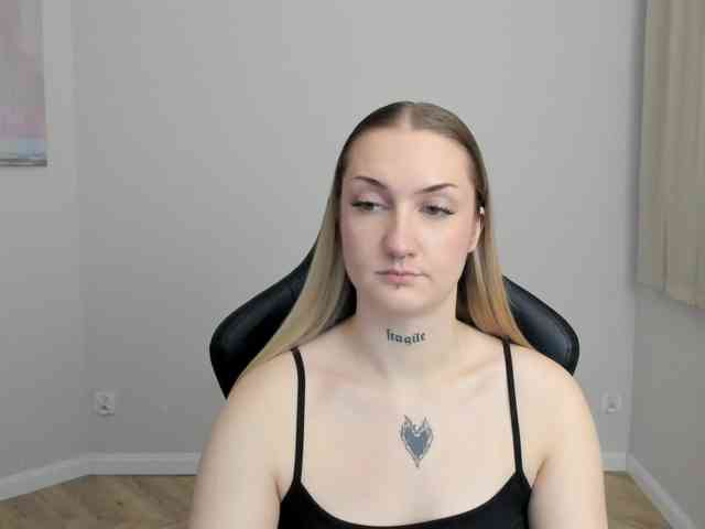AlexaKisses