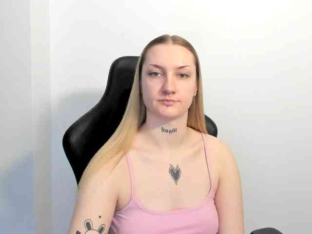 AlexaKisses