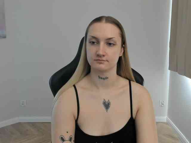 AlexaKisses