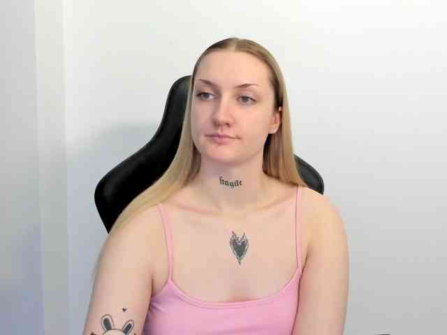 AlexaKisses