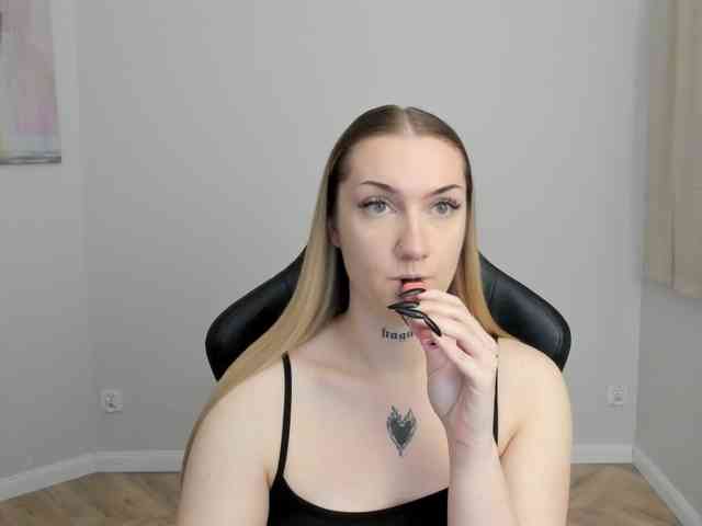 AlexaKisses