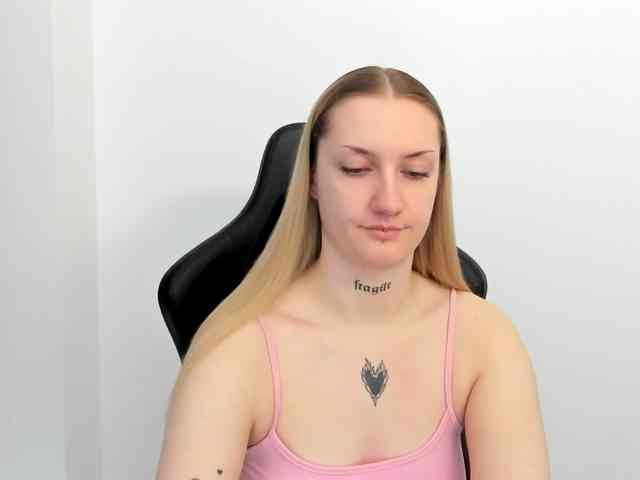 AlexaKisses