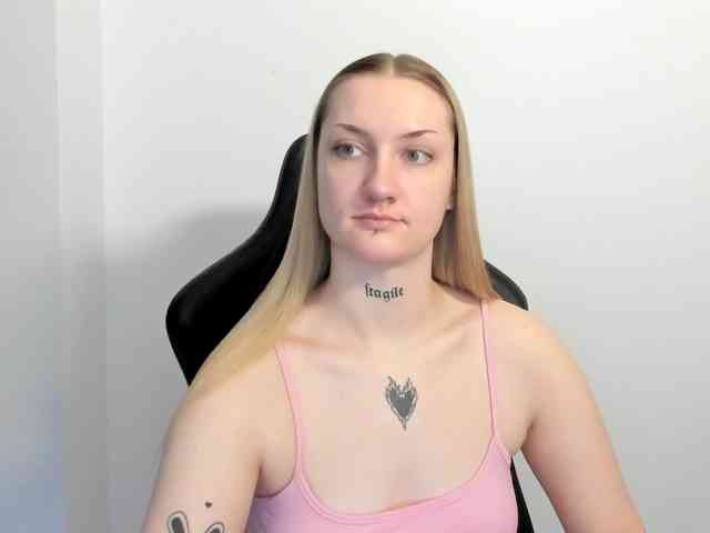 AlexaKisses