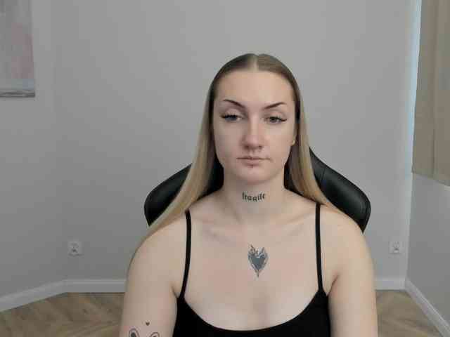 AlexaKisses