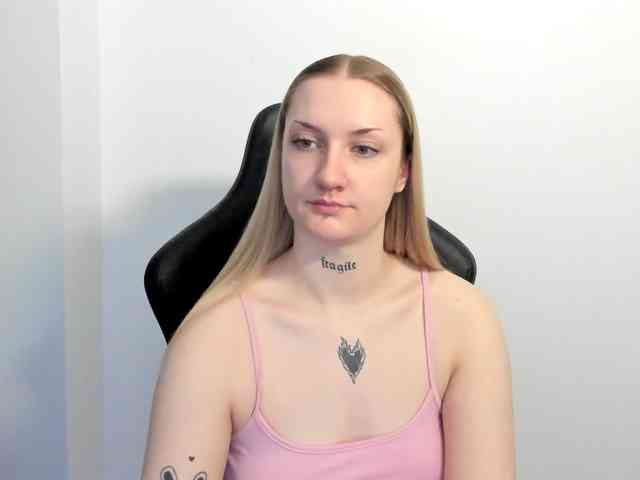 AlexaKisses