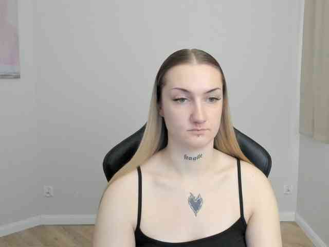 AlexaKisses