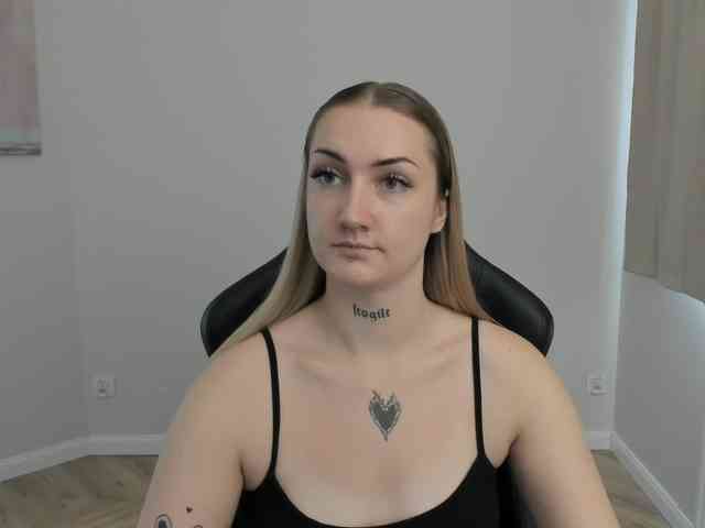 AlexaKisses