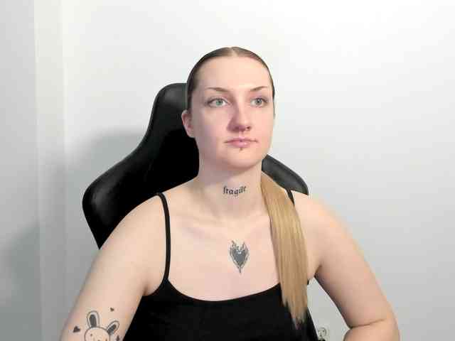 AlexaKisses