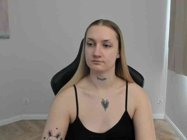 AlexaKisses