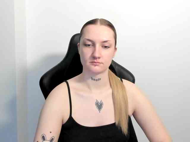 AlexaKisses