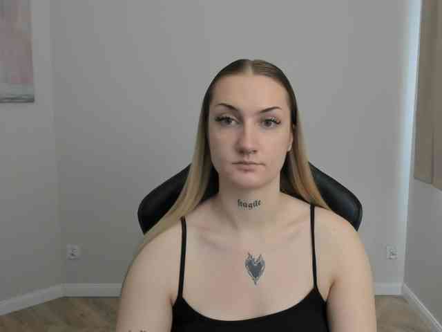 AlexaKisses