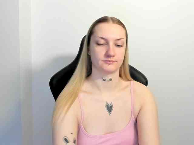 AlexaKisses