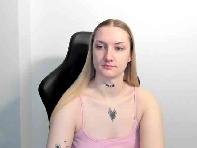 AlexaKisses