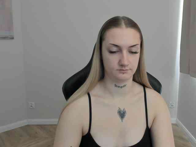 AlexaKisses