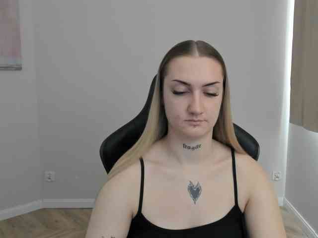 AlexaKisses