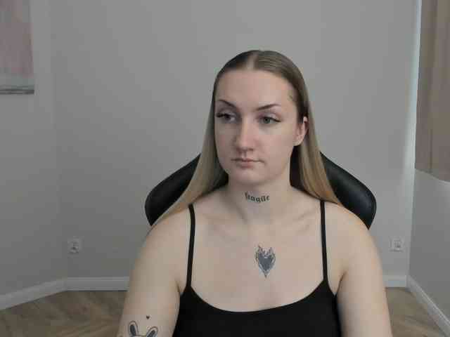 AlexaKisses