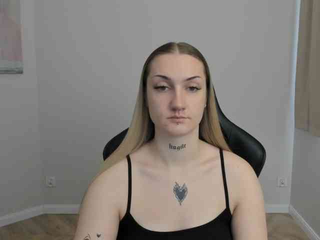 AlexaKisses
