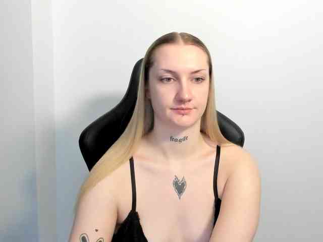 AlexaKisses