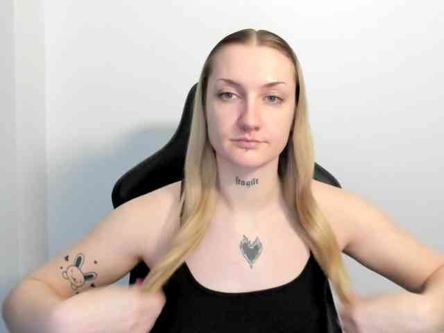 AlexaKisses