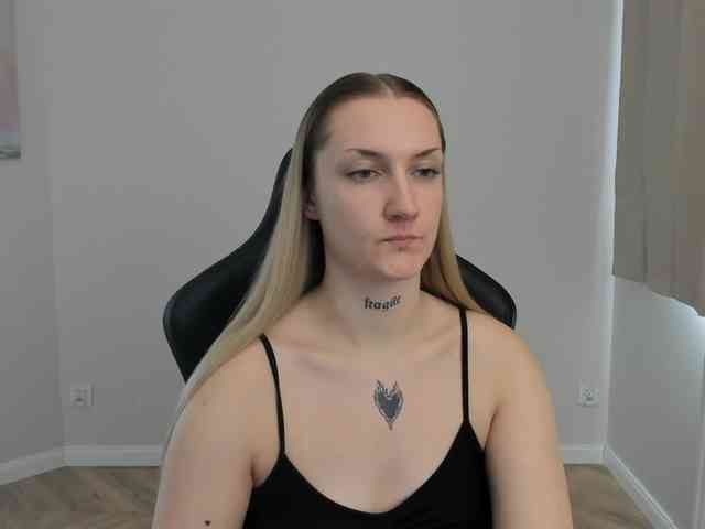 AlexaKisses