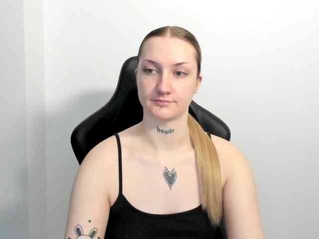 AlexaKisses