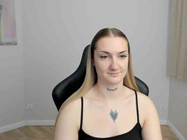 AlexaKisses