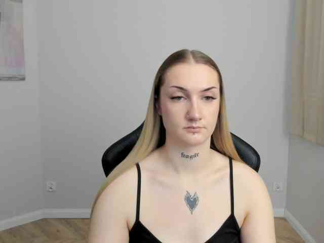 AlexaKisses