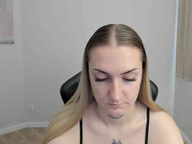 AlexaKisses