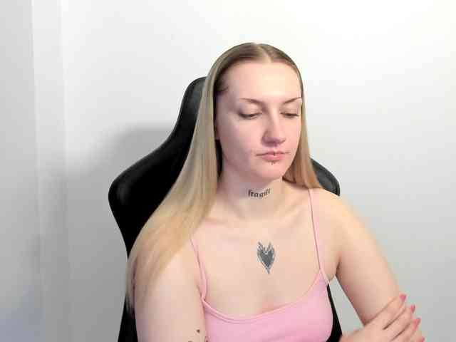 AlexaKisses