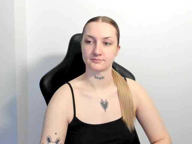 AlexaKisses