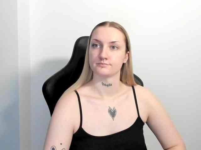 AlexaKisses AlexaKisses