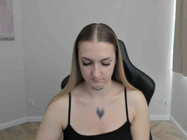 AlexaKisses