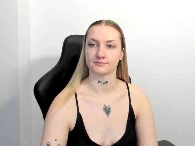 AlexaKisses
