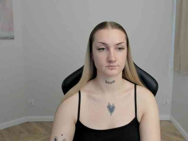 AlexaKisses