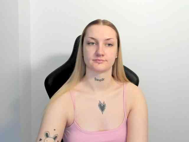AlexaKisses