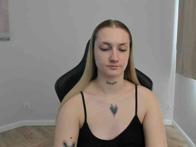 AlexaKisses
