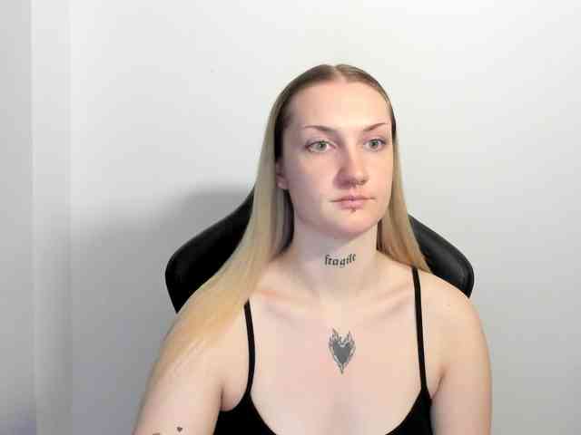 AlexaKisses