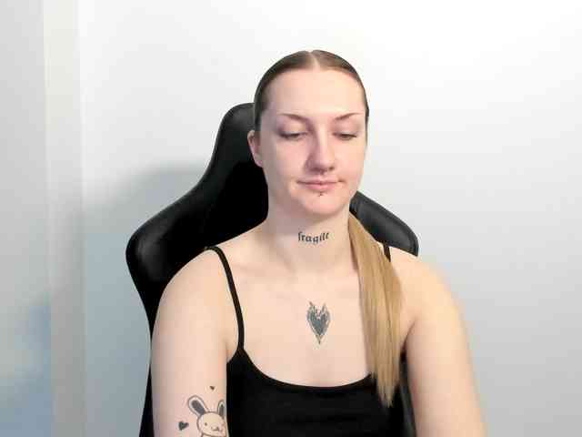AlexaKisses