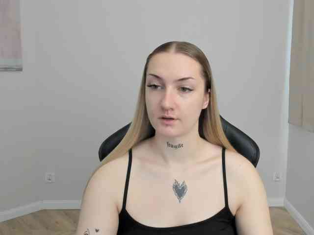 AlexaKisses