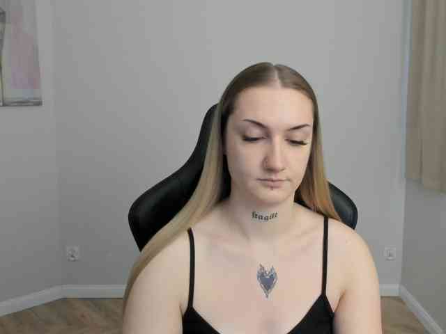 AlexaKisses