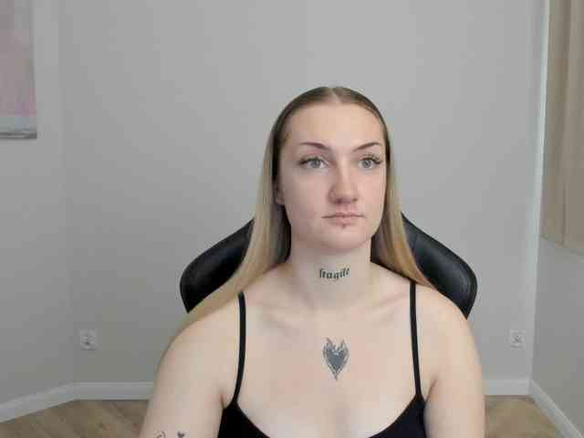 AlexaKisses