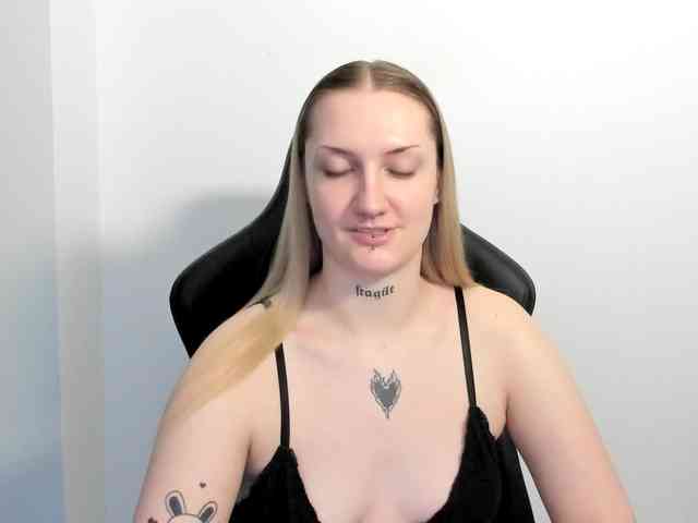 AlexaKisses