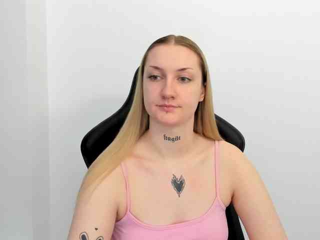 AlexaKisses